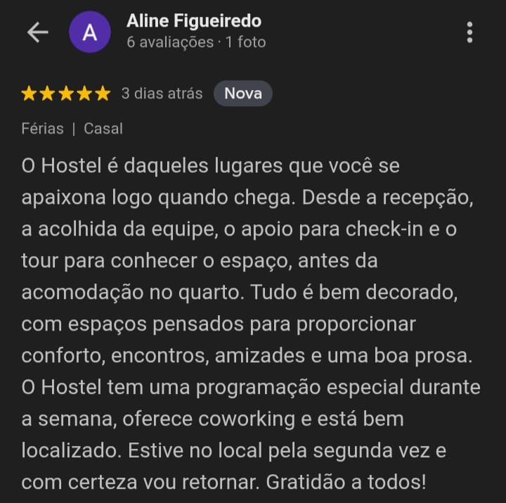 Avaliação 5 estrelas de Aline Figueiredo sobre o Hostel da Vila no Google